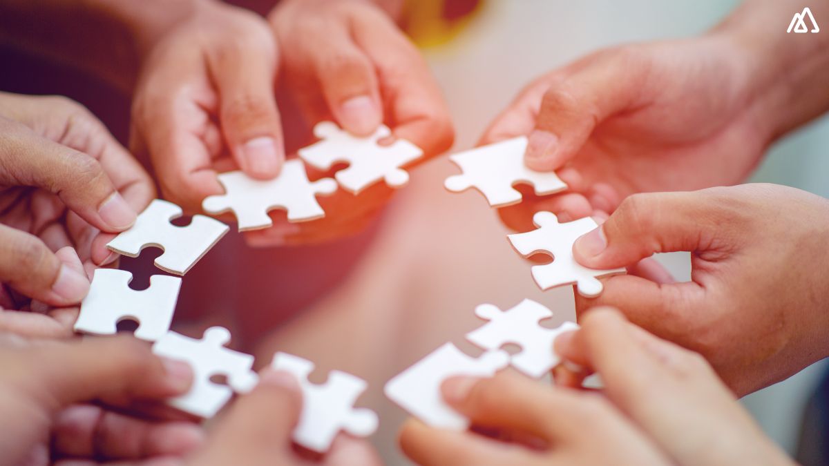 What Is Team Selling? How Can It Help Your Sales Team Close More Deals?